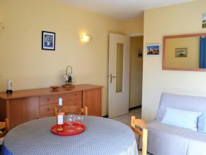 Appartement Le Lavandou, 2 pièces, 4 personnes - FR-1-251-282