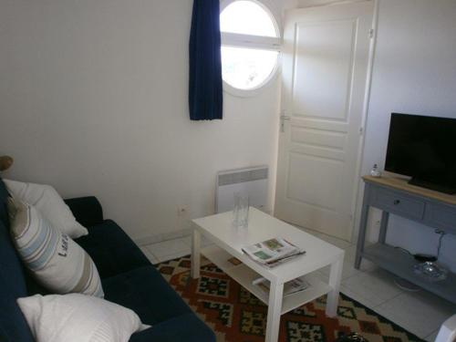 Appartement Le Lavandou, 2 pièces, 4 personnes - FR-1-251-459