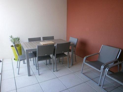Appartement Le Lavandou, 2 pièces, 4 personnes - FR-1-251-483