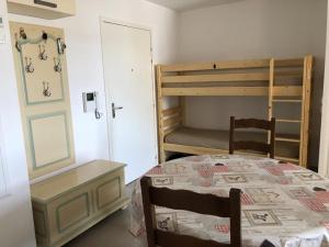 Appartement Le Lavandou, 2 pièces, 4 personnes - FR-1-251-483