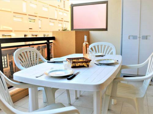 Appartement Le Lavandou, 2 pièces, 4 personnes - FR-1-251-93