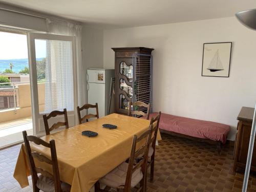 Appartement Le Lavandou, 2 pièces, 4 personnes - FR-1-308-166