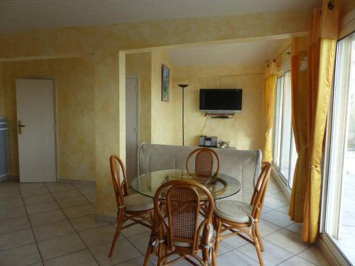 Appartement Le Lavandou, 2 pièces, 4 personnes - FR-1-308-47