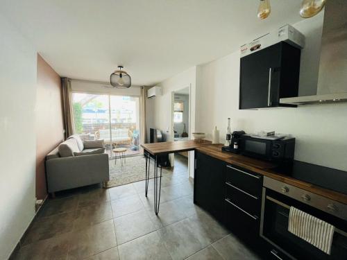 Appartement Le Lavandou, 2 pièces, 4 personnes - FR-1-677-9