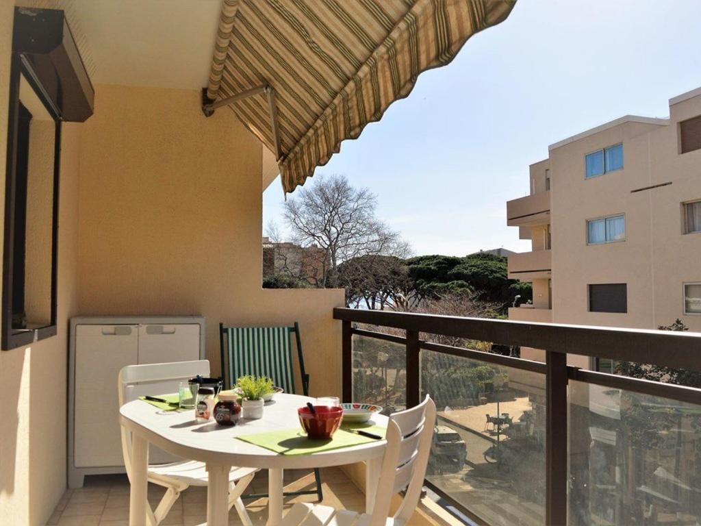 Appartement Le Lavandou, 2 pièces, 5 personnes - FR-1-251-352 Entrée  A  - Appartement N° 21 - 2 ème étage 22 BIS AVENUE DES COMMANDOS D'AFRIQUE, 83980 Le Lavandou