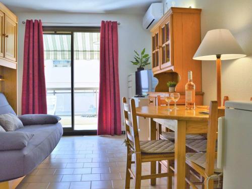 Appartement Le Lavandou, 2 pièces, 5 personnes - FR-1-251-352