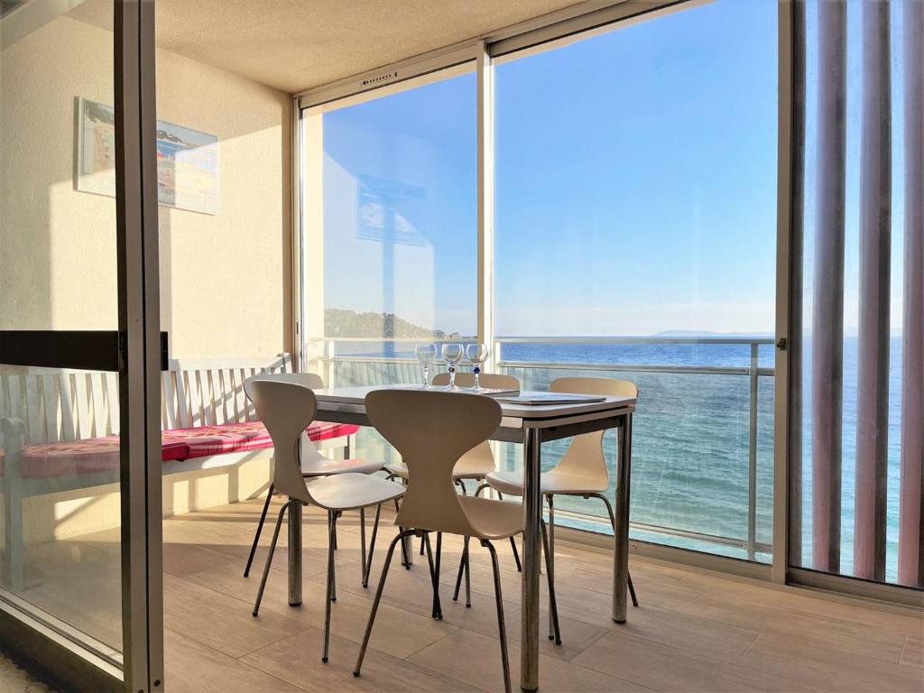 Appartement Appartement Le Lavandou, 2 pièces, 5 personnes - FR-1-251-434 AVENUE DU CAP NEGRE Le Neptune - Appt n°12 - 2ème étage 83980 Le Lavandou