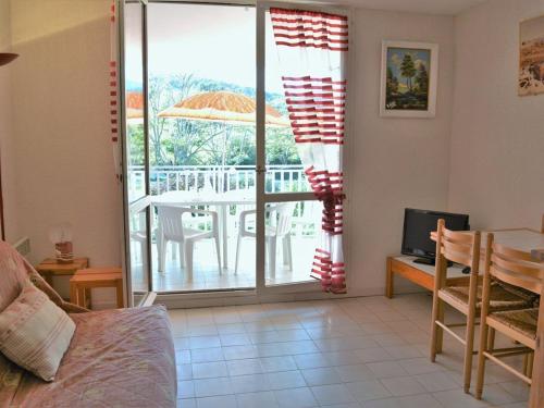 Appartement Le Lavandou, 2 pièces, 6 personnes - FR-1-251-377