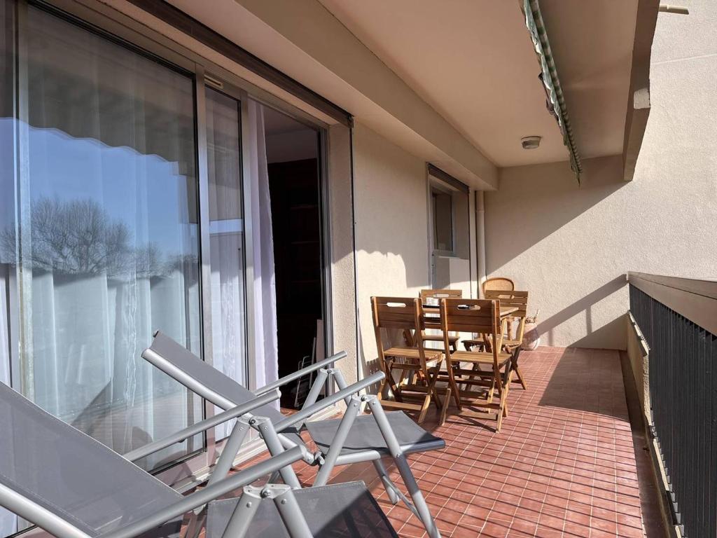 Appartement Le Lavandou, 3 pièces, 4 personnes - FR-1-251-465 AVENUE DU MARECHAL JUIN Entrée 5 - n° 42 - 2ème étage, 83980 Le Lavandou