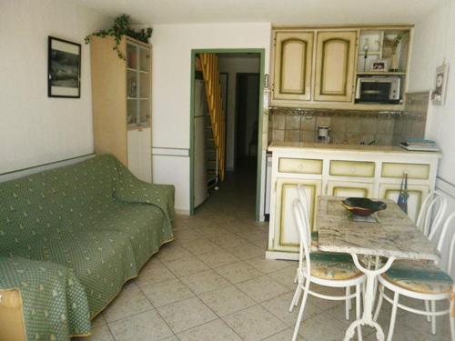 Appartement Le Lavandou, 3 pièces, 4 personnes - FR-1-251-469