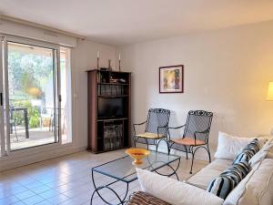 Appartement Le Lavandou, 3 pièces, 5 personnes - FR-1-251-448