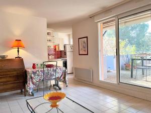 Appartement Le Lavandou, 3 pièces, 5 personnes - FR-1-251-448
