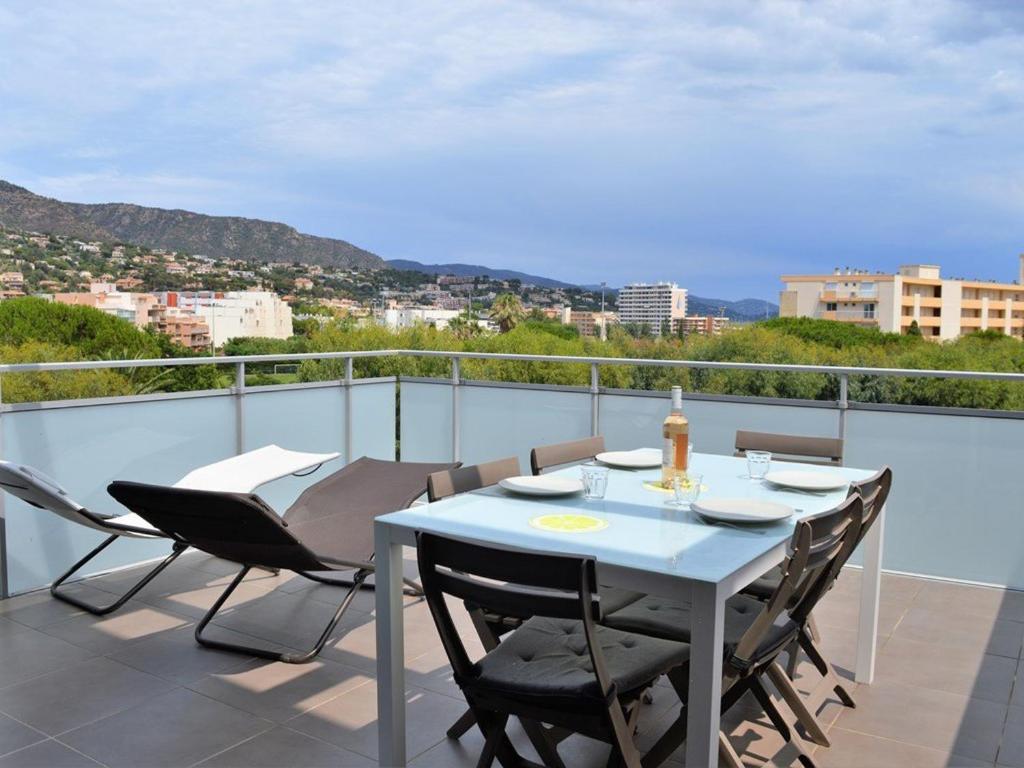 Appartement Appartement Le Lavandou, 3 pièces, 6 personnes - FR-1-251-331 Appartement N°441 - 4ème étage - 15 AVENUE DE LA GRANDE BASTIDE 83980 Le Lavandou