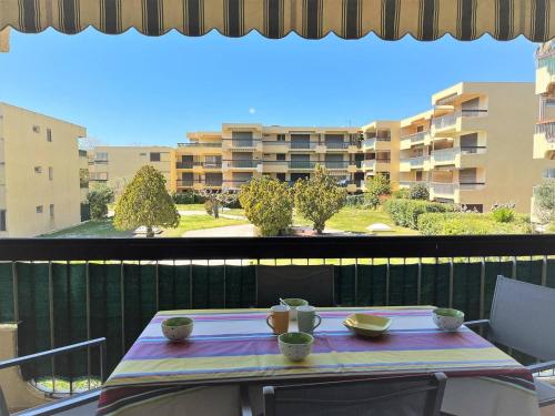Appartement Le Lavandou, 3 pièces, 6 personnes - FR-1-251-425