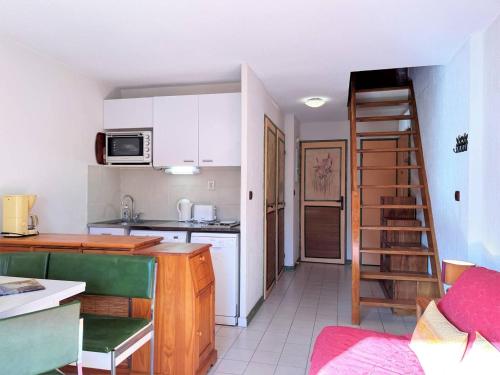 Appartement Le Lavandou, 3 pièces, 6 personnes - FR-1-251-440