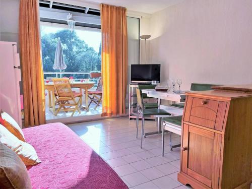 Appartement Le Lavandou, 3 pièces, 6 personnes - FR-1-251-440