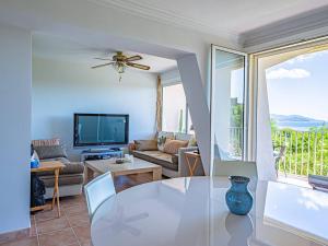 Appartement Appartement Le Lavandou, 3 pièces, 6 personnes - FR-1-610-69 21 Avenue du Président Auriol Aprt 31 Porte B 83980 Le Lavandou Provence-Alpes-Côte d\'Azur