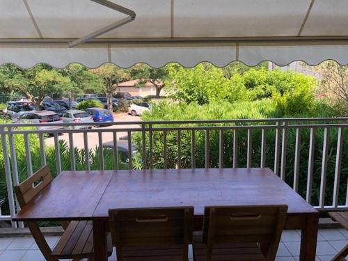 Appartement Le Lavandou, 4 pièces, 6 personnes - FR-1-308-172