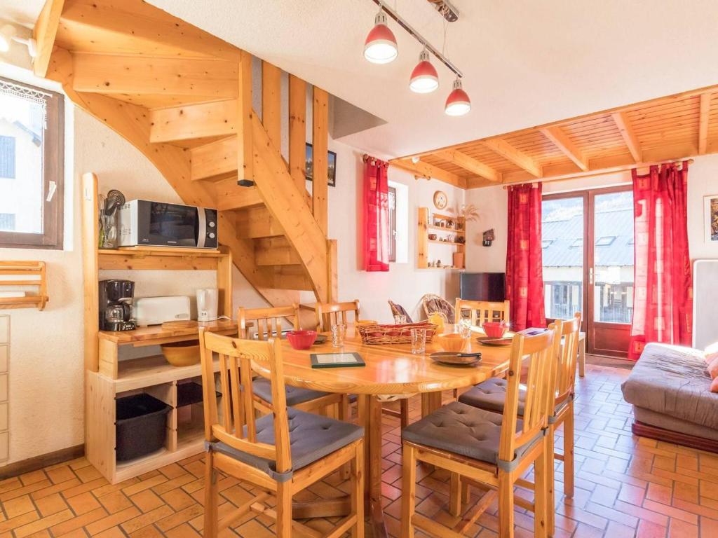 Appartement Le Monêtier-les-Bains, 3 pièces, 6 personnes - FR-1-330F-154 Serre Chevalier -  -, 05220 Le Monêtier-les-Bains