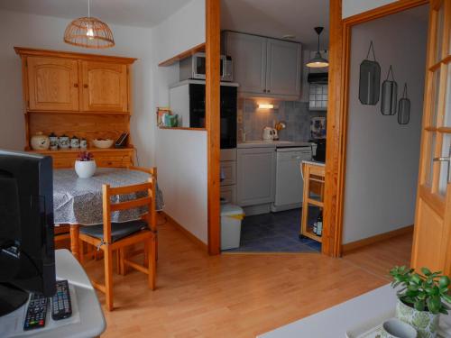 Appartement Le Palais, 3 pièces, 4 personnes - FR-1-418-62