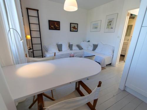 Appartement Le Palais, 3 pièces, 4 personnes - FR-1-418-80