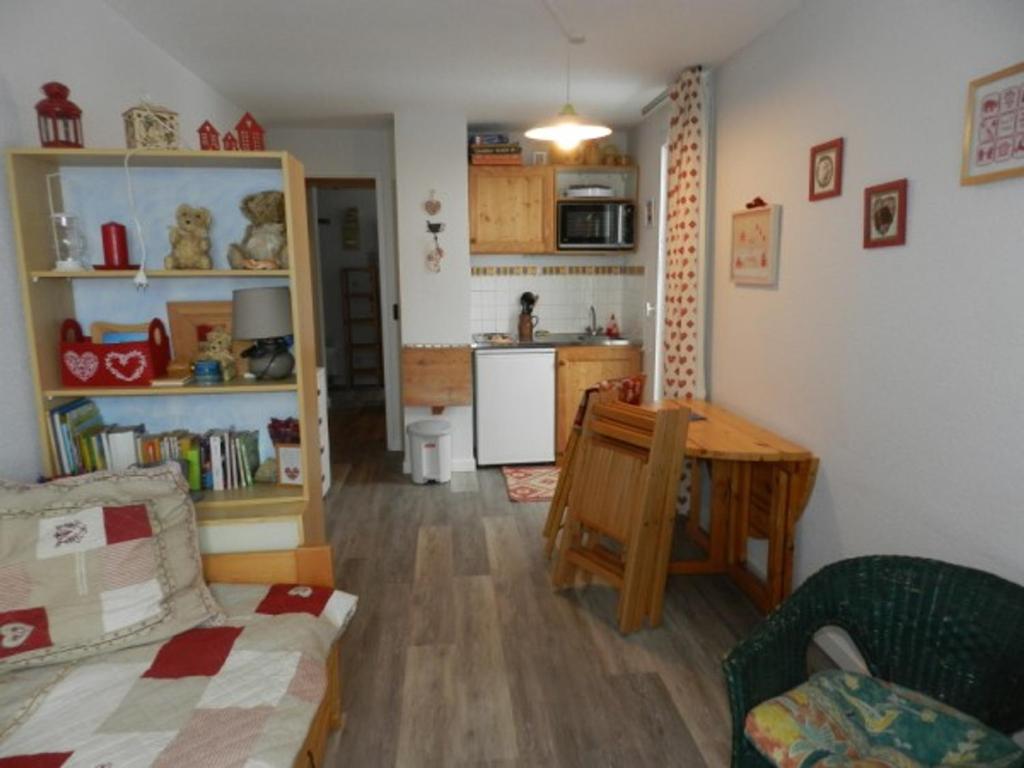 Appartement Le Pleynet, 1 pièce, 4 personnes - FR-1-557A-6 les gentianes 2, 38580 La Ferrière