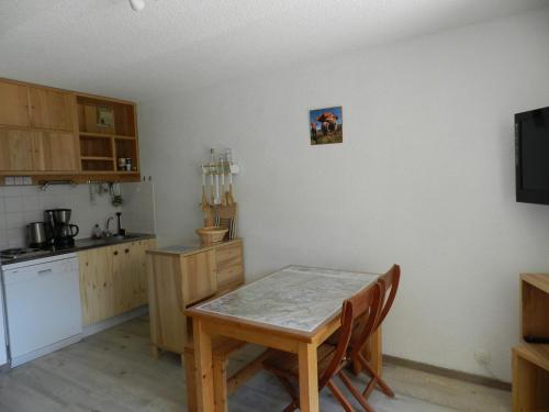 Appartement Le Pleynet, 1 pièce, 6 personnes - FR-1-557A-50