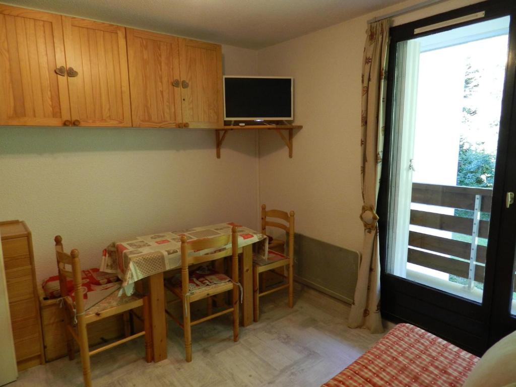 Appartement Le Pleynet, 2 pièces, 5 personnes - FR-1-557A-45 les séracs 1, 38580 La Ferrière