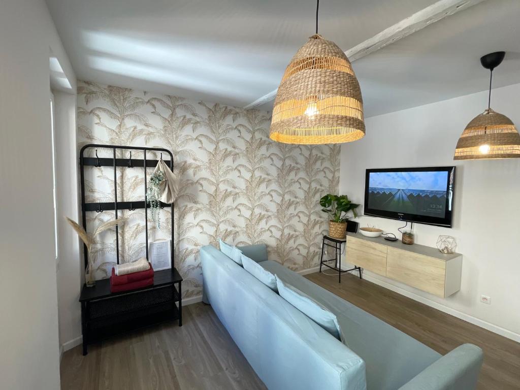 Appartement LEON, port & halles départ Ferry, proche plages 5 Rue Saint-Andrieux, 83000 Toulon