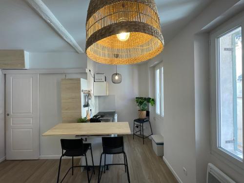 Appartement LEON, port & halles départ Ferry, proche plages