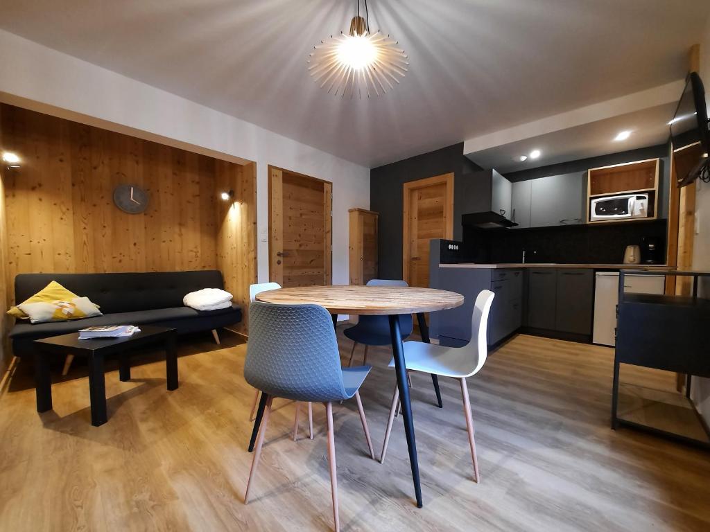 Appartement Appartement Les 3 cols Morzine, 2 pièces, 2 personnes 226 Route de la Mernaz 74110 Morzine