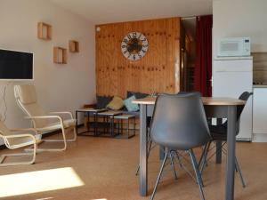 Appartement Appartement Les Angles, 2 pièces, 4 personnes - FR-1-593-67 Résidence Blanche Neige Appartement n°3 66210 Les Angles Languedoc-Roussillon