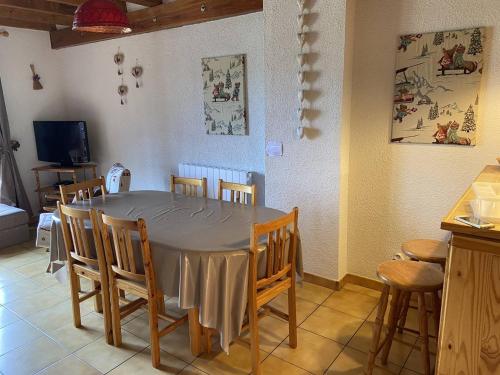 Appartement Les Angles, 3 pièces, 6 personnes - FR-1-295-153