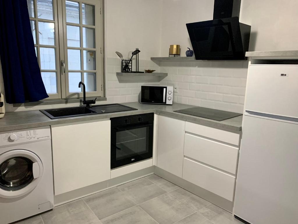 Appartement les Bleuets - Centre ville de Saumur 1er étage, 1ère porte en arrivant en haut des escaliers 15 Rue des Païens, 49400 Saumur