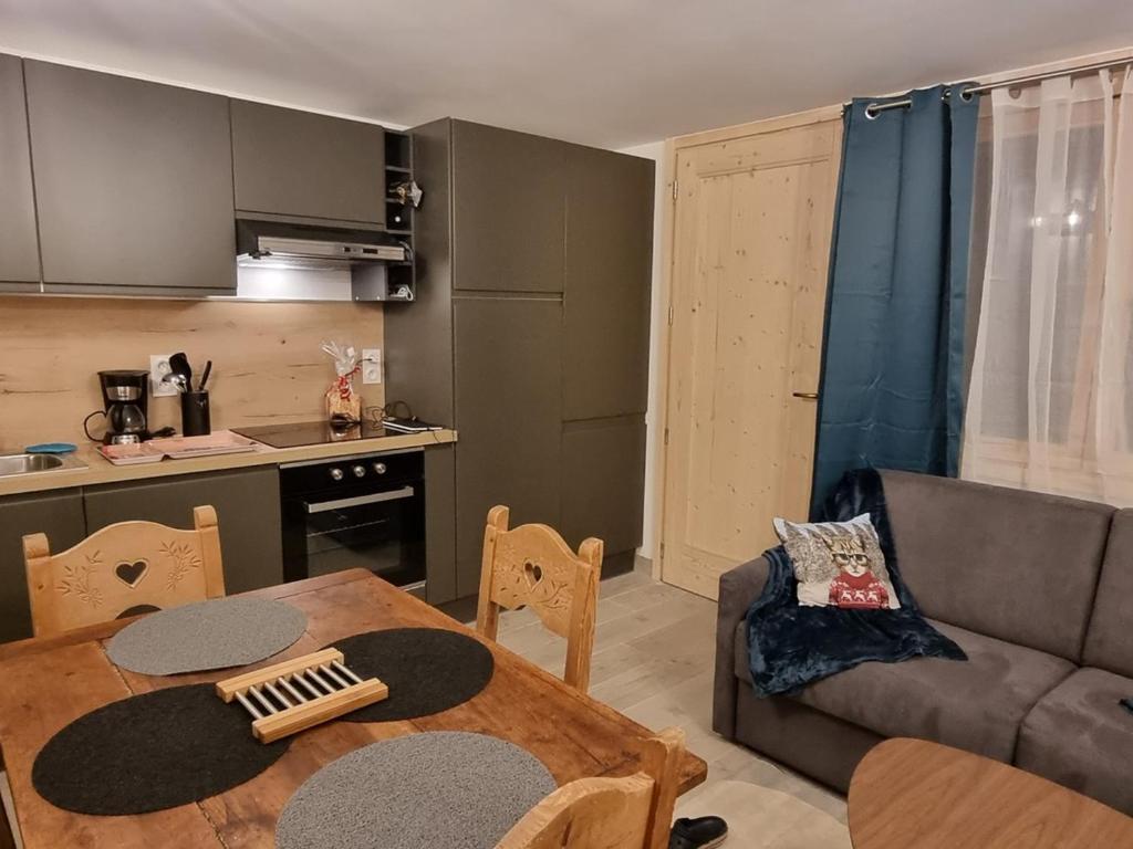 Appartement Les Carroz d'Arâches, 2 pièces, 4 personnes - FR-1-572-253 3184 route de la Barliette, 74300 Arâches-la-Frasse