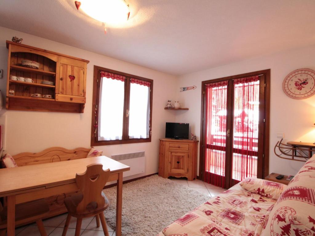 Appartement Appartement Les Carroz d'Arâches, 2 pièces, 4 personnes - FR-1-572-3 466 Route du val renand 74300 Les Carroz d\'Arâches