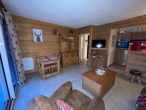 Appartement Les Carroz d'Arâches, 3 pièces, 6 personnes - FR-1-572-275