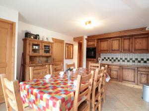 Appartement Les Carroz d'Arâches, 4 pièces, 8 personnes - FR-1-572-29
