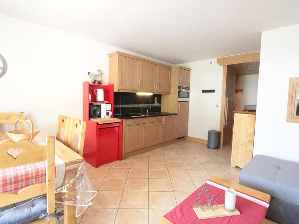 Appartement Appartement Les Carroz d'Arâches, 4 pièces, 8 personnes - FR-1-572-73 134 Route de la télécabine 74300 Les Carroz d\'Arâches