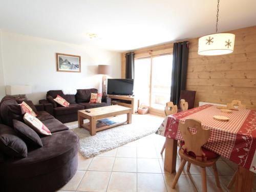 Appartement Les Carroz d'Arâches, 4 pièces, 8 personnes - FR-1-572-96