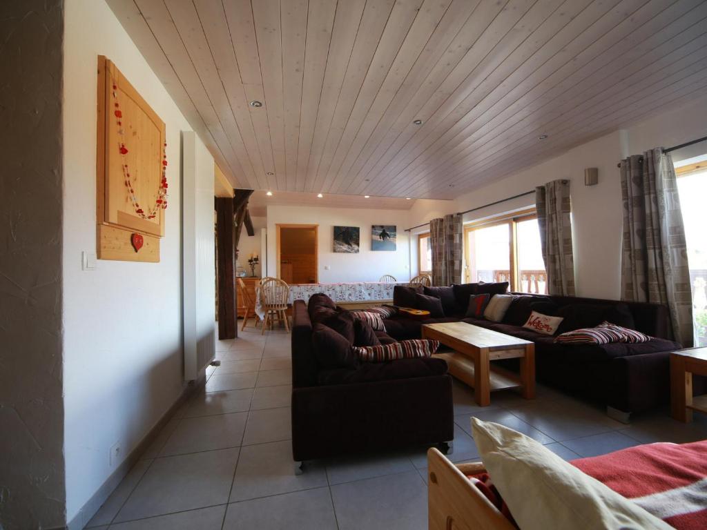 Appartement Appartement Les Carroz d'Arâches, 6 pièces, 12 personnes - FR-1-572-23 460 ROUTE DU PERNAND 74300 Arâches-la-Frasse