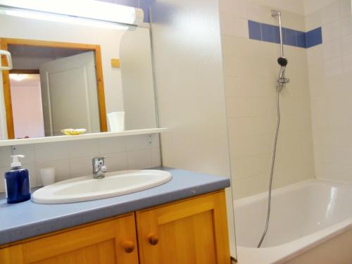 Appartement Les Deux Alpes, 2 pièces, 4 personnes - FR-1-516-108