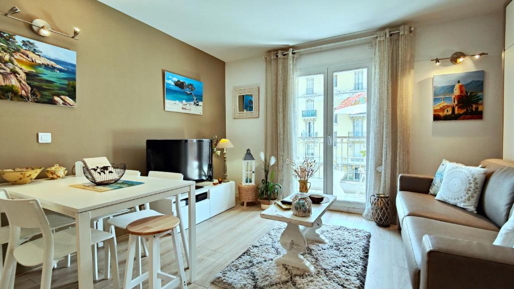 Appartement Les domes by Booking Guys 12 Avenue de la Californie, 06200 Nice
