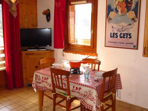 Appartement Les Gets, 2 pièces, 6 personnes - FR-1-623-108