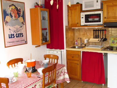 Appartement Les Gets, 2 pièces, 6 personnes - FR-1-623-108