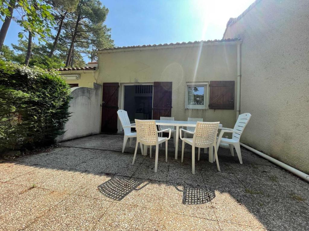 Appartement Les Mathes, 3 pièces, 6 personnes - FR-1-550-41 16 bis Avenue des Mathes, 17570 Les Mathes