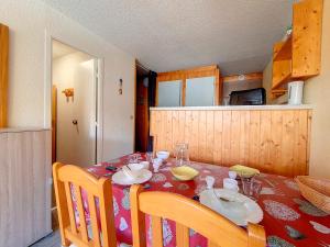 Appartement Les Menuires, 1 pièce, 4 personnes - FR-1-344-981