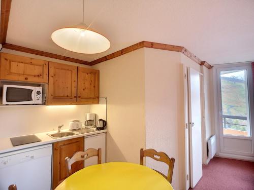 Appartement Les Menuires, 2 pièces, 4 personnes - FR-1-178-112
