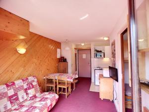 Appartement Les Menuires, 2 pièces, 4 personnes - FR-1-178-16