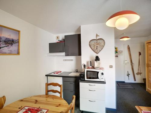 Appartement Les Menuires, 2 pièces, 4 personnes - FR-1-178-296